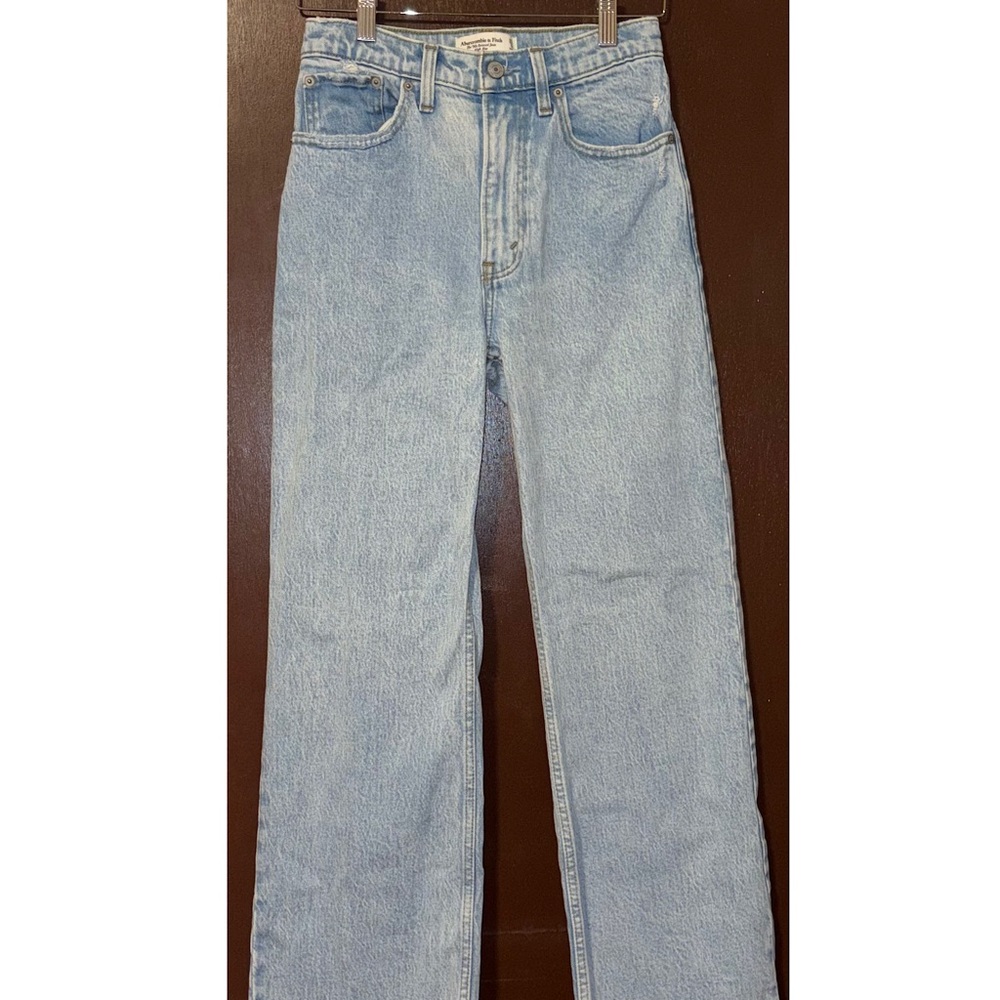 Abercrombie & Fitch The 90’s Relaxed High Rise Jeans ( Size 0 Short)